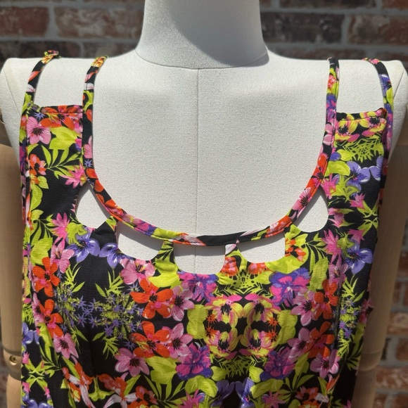 Dex bright floral mini dress with collar cutouts / L / Excellent condition - Picture 4 of 17